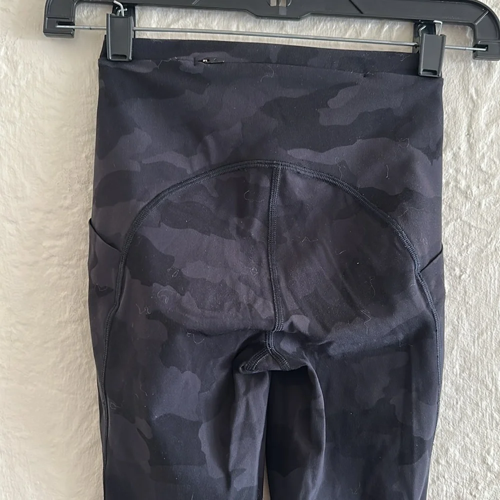 Lululemon Swift Speed High-Rise Crop 21” Heritage 365 Camo Deep Coal Leggings 0